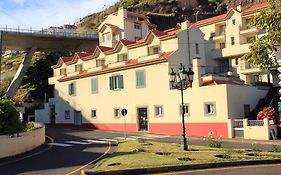Hotel Santa Cruz Village